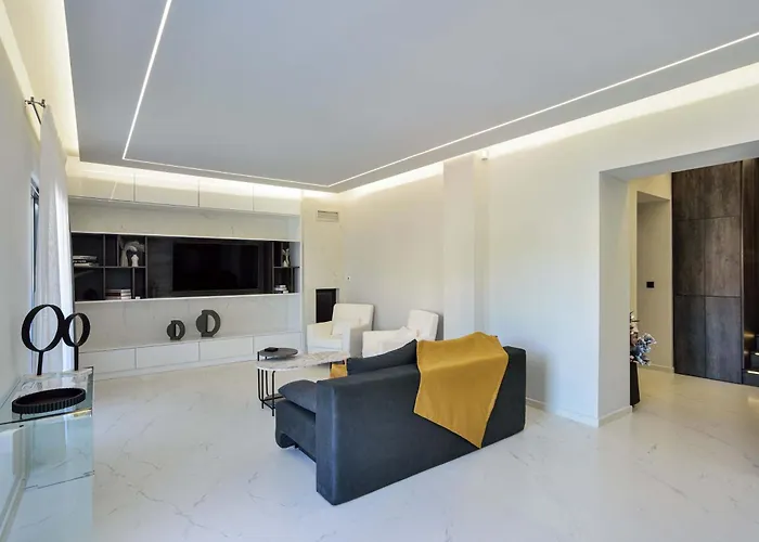 Artemis Luxury 하니아